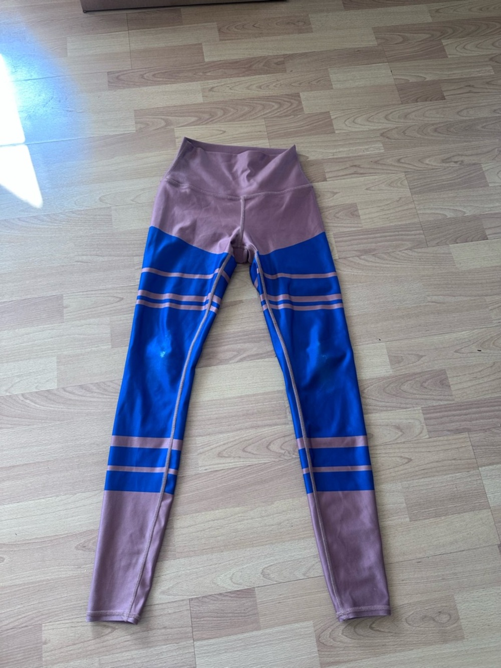 ALO Yoga Two-Tone airlift legging size small